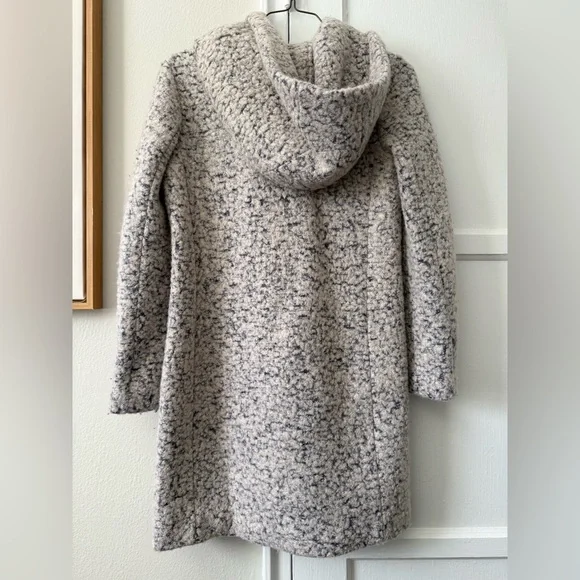 Cole Haan Signature Bouclé Coat Women’s Size 6 Neutral Button Front Winter - Picture 4 of 5